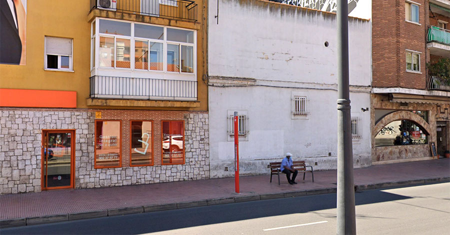 Parada Autobús - Vía Complutense - Av. Caballería Española - Radiología Dental Alcalá de Henares